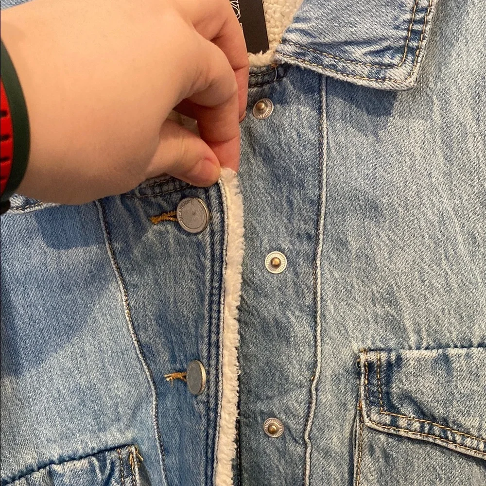 Blank NYC Blue Jean Jacket with Cream Lining - Picture 3 of 7